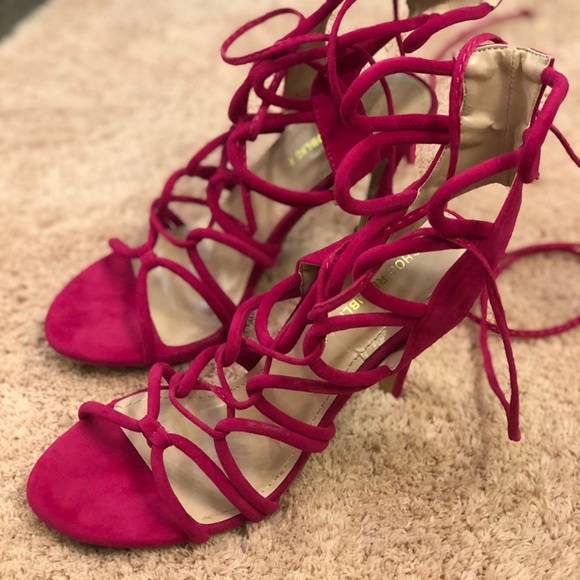 Chic Pink heels 👠 - Picture 3 of 6